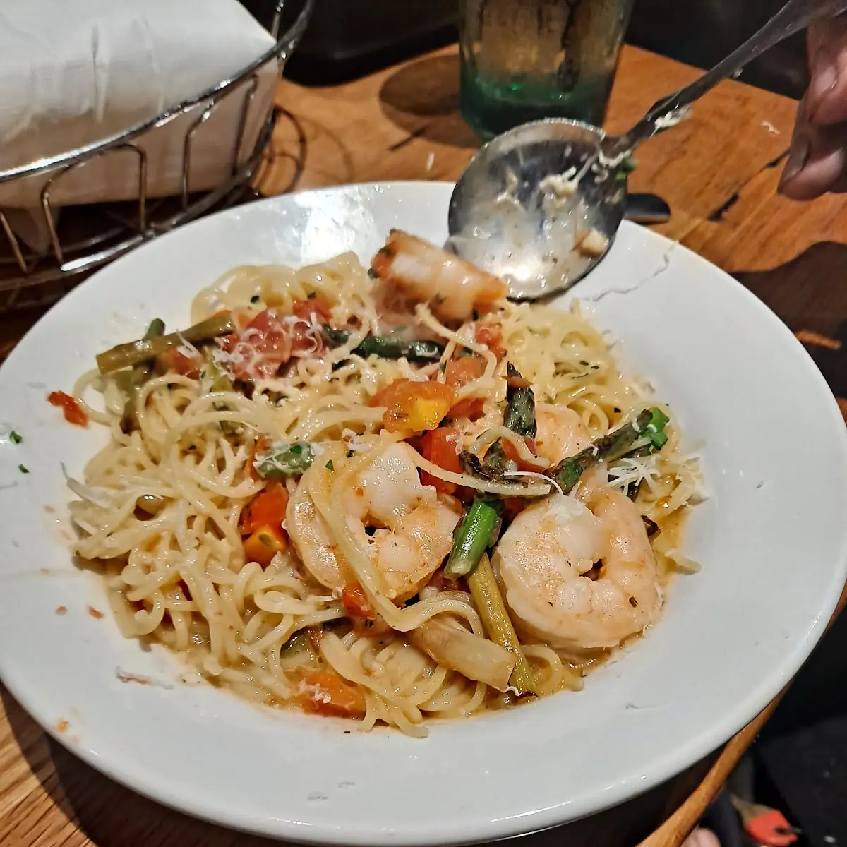 Shrimp Scampi with Asparagus and Tomatoes