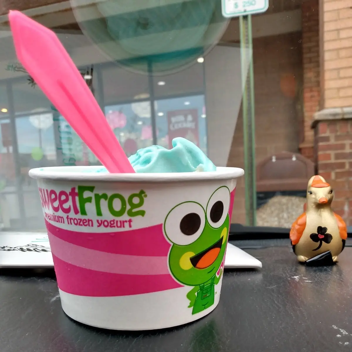 Frozen Yogurt Parfait