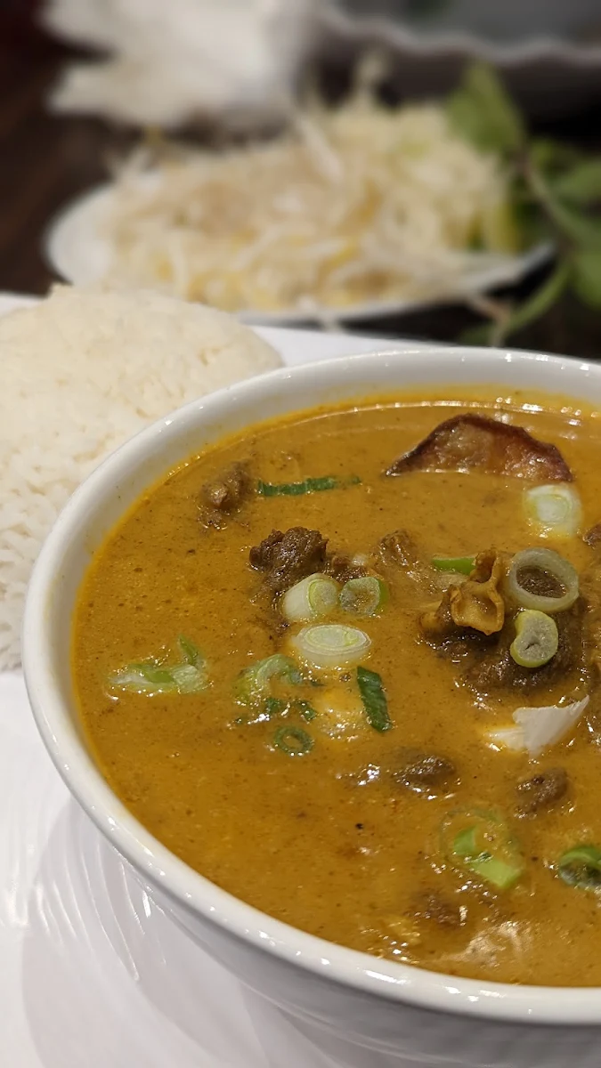- Curry Beef with Vermicelli