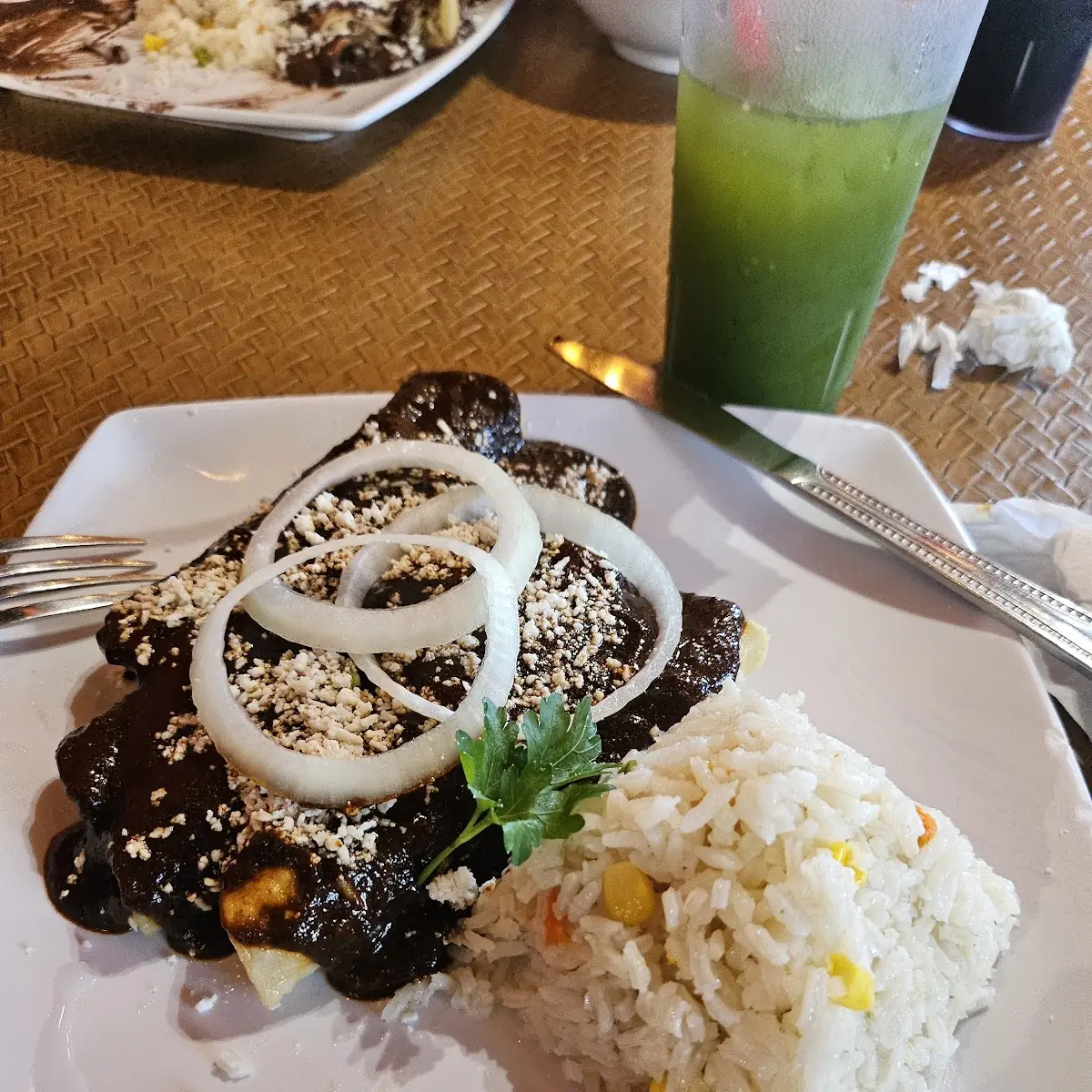 Enchiladas de Mole Rojo