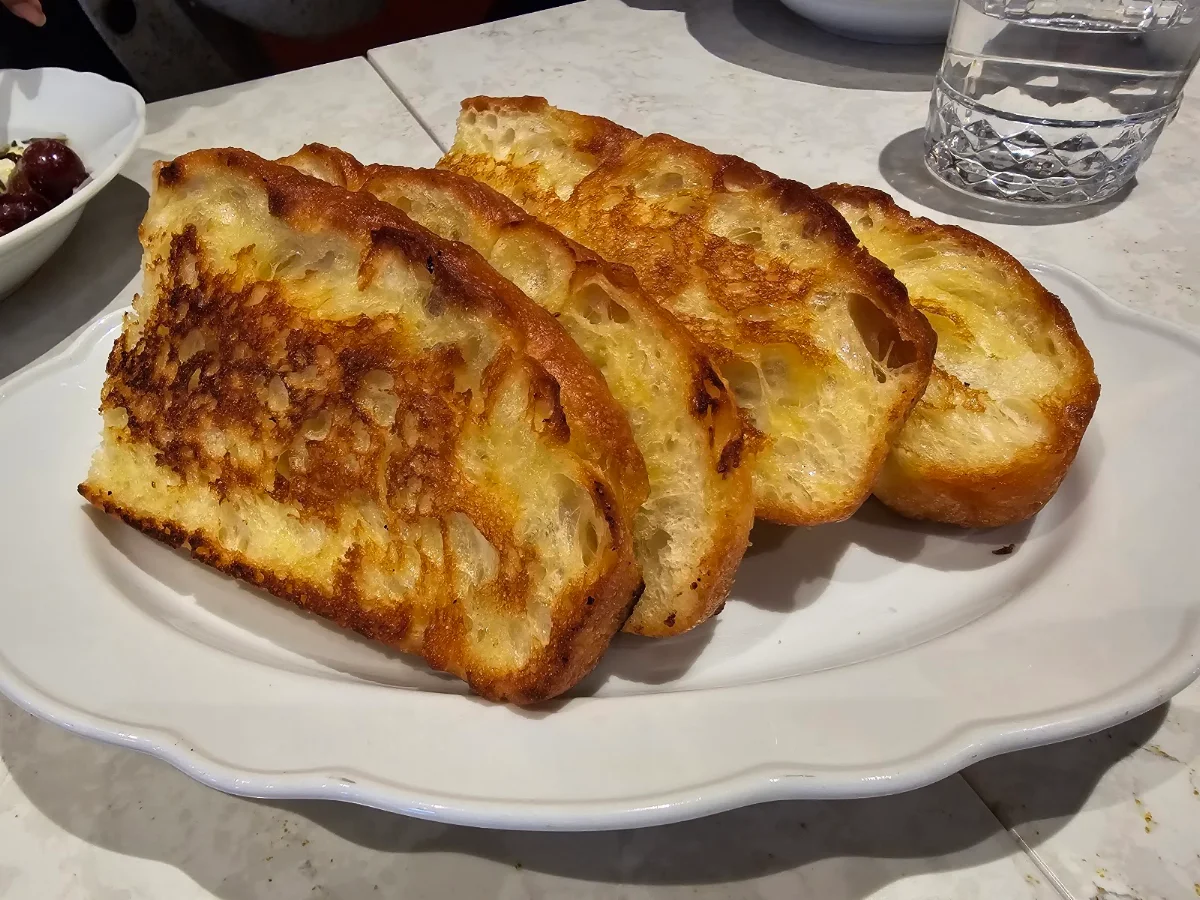 Bread, Piano Piano Restaurant