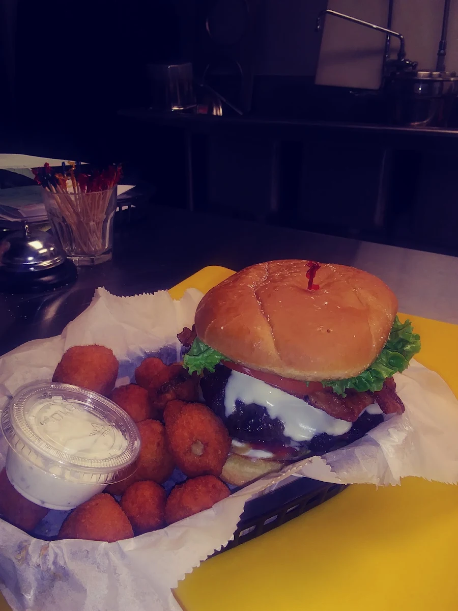 1 2lb Mushroom Swiss Burger