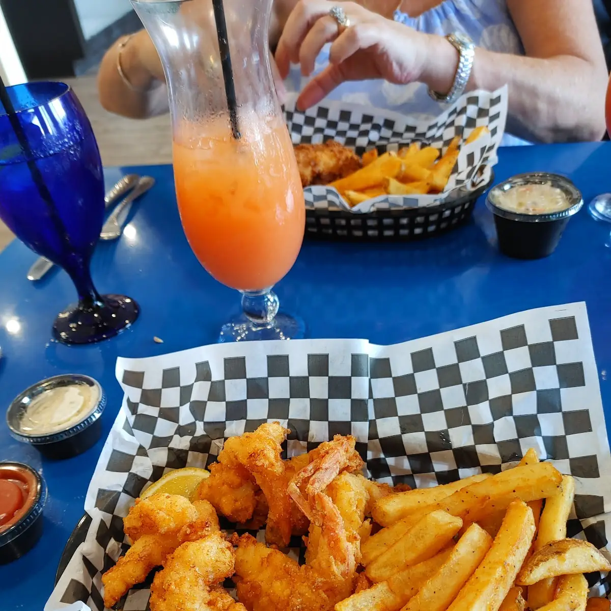 Fried Shrimp Basket with Fries