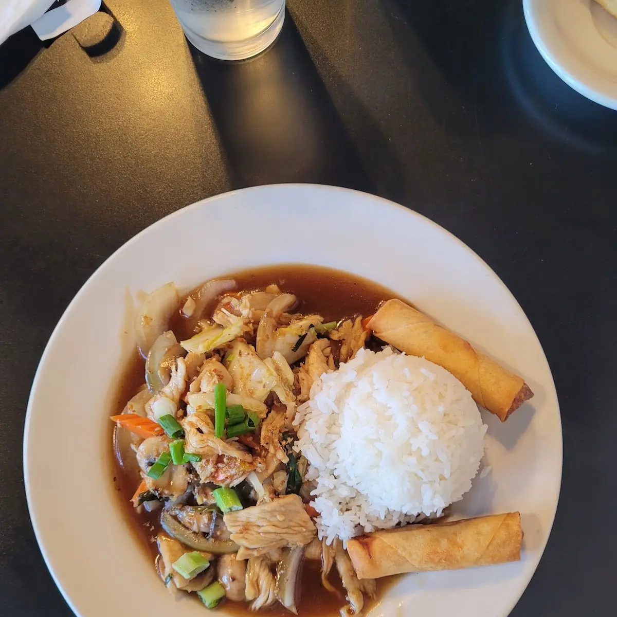 Pad Ka Tiem Garlic Chicken