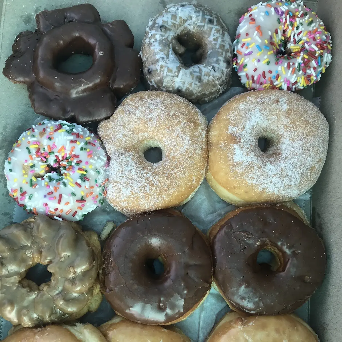 1 Dozen Assorted Bagels