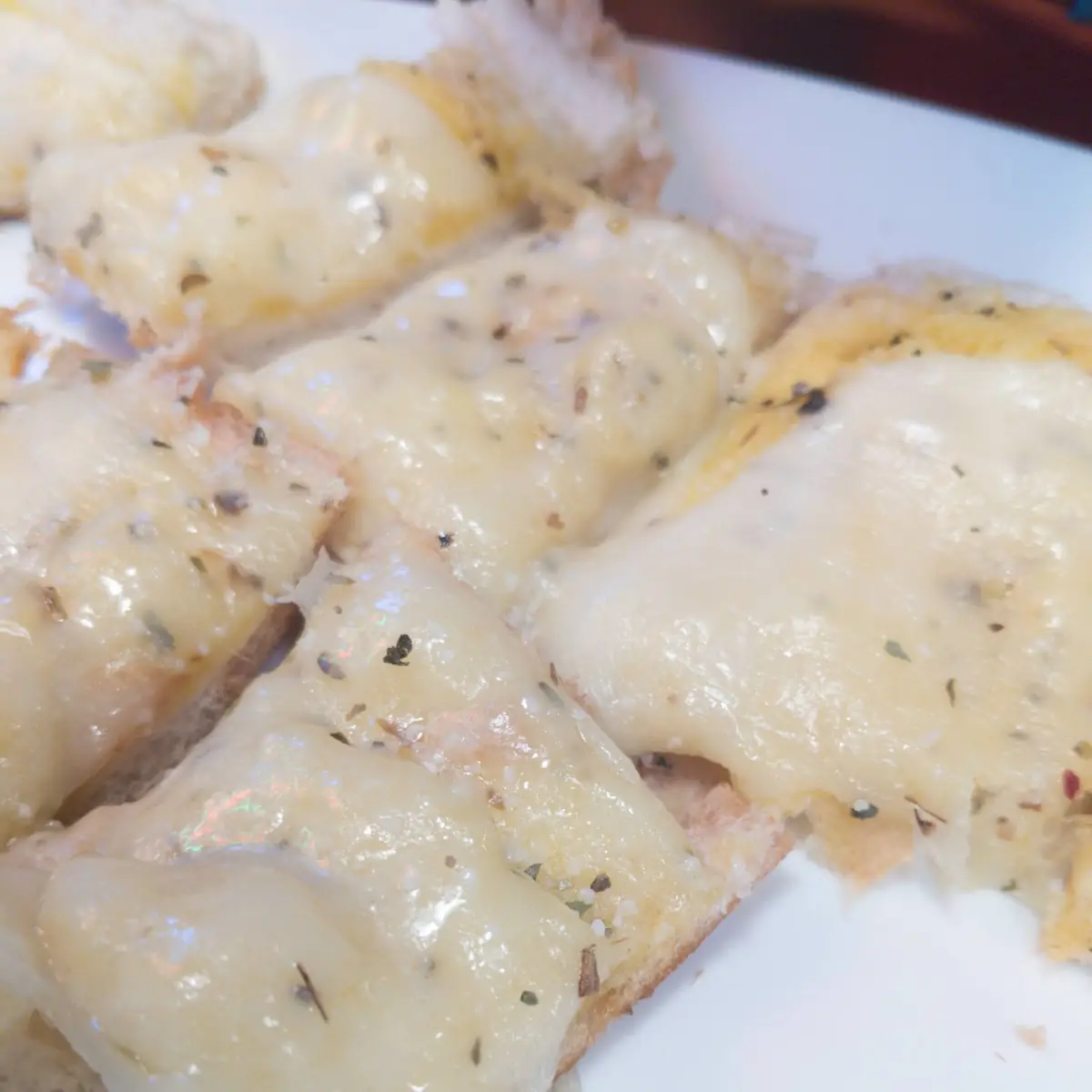 Pesto Garlic Bread