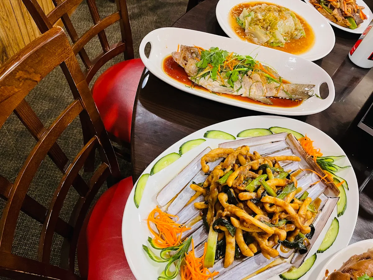 Highlights, Fifth Avenue Bar & Grill
