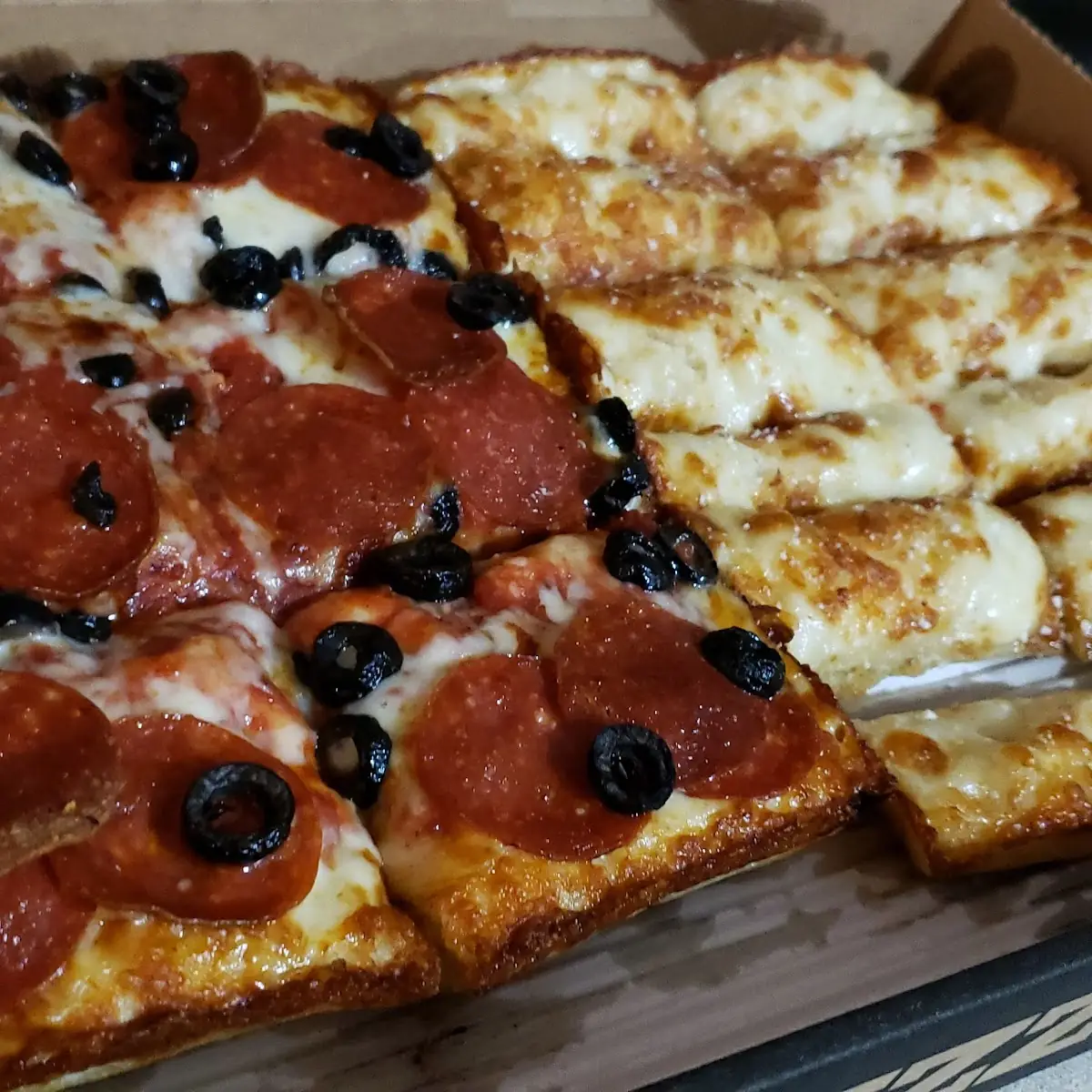 Pepperoni Olive Pizza