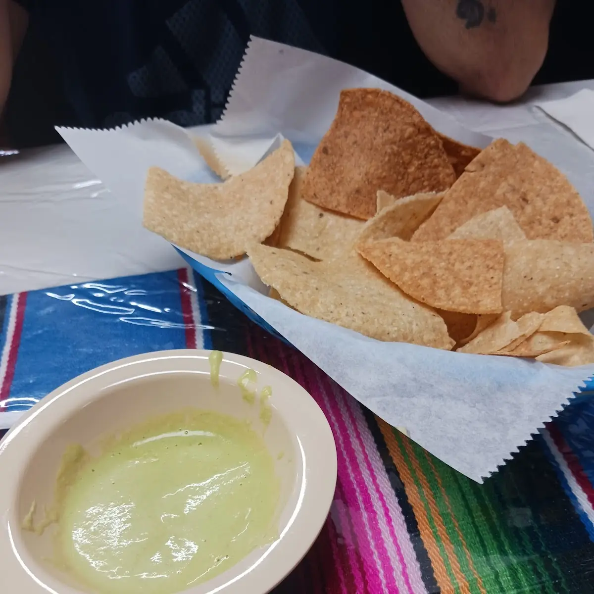 Chips Y Salsa Verde
