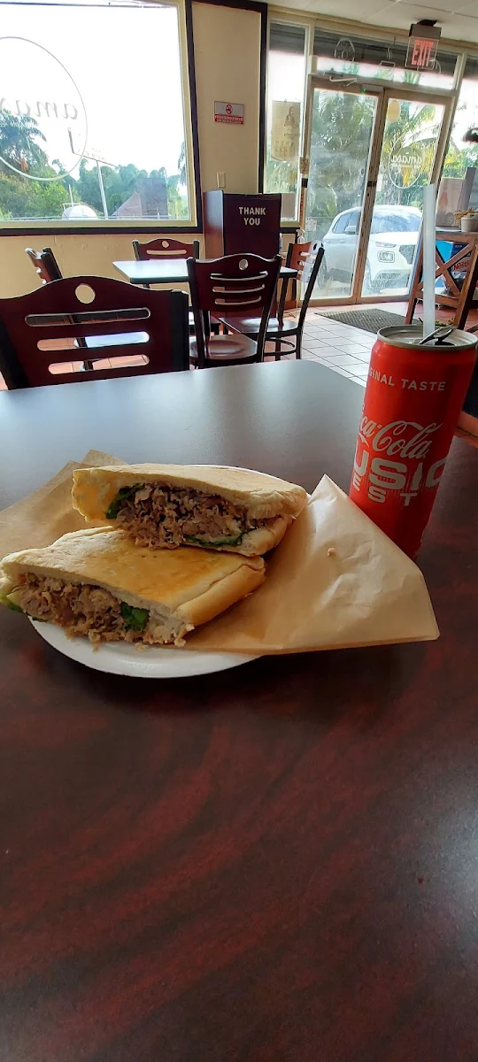 Sándwich de Pernil