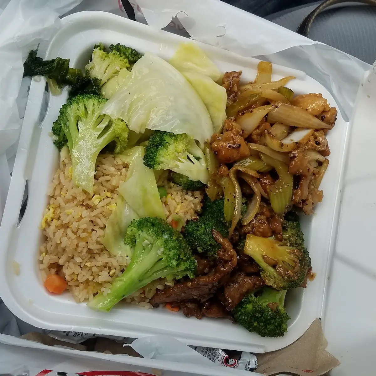 Pepper Chicken Beef with Broccoli Fried Rice