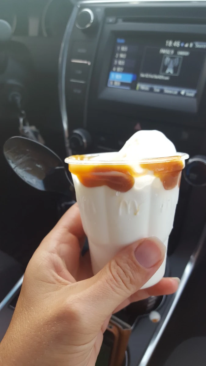 Café Nuage Glacé Au Caramel Salé 190 0 Cal, McDonald's