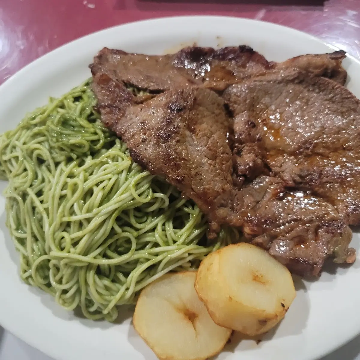 Tallarin Verde Con Bisteck