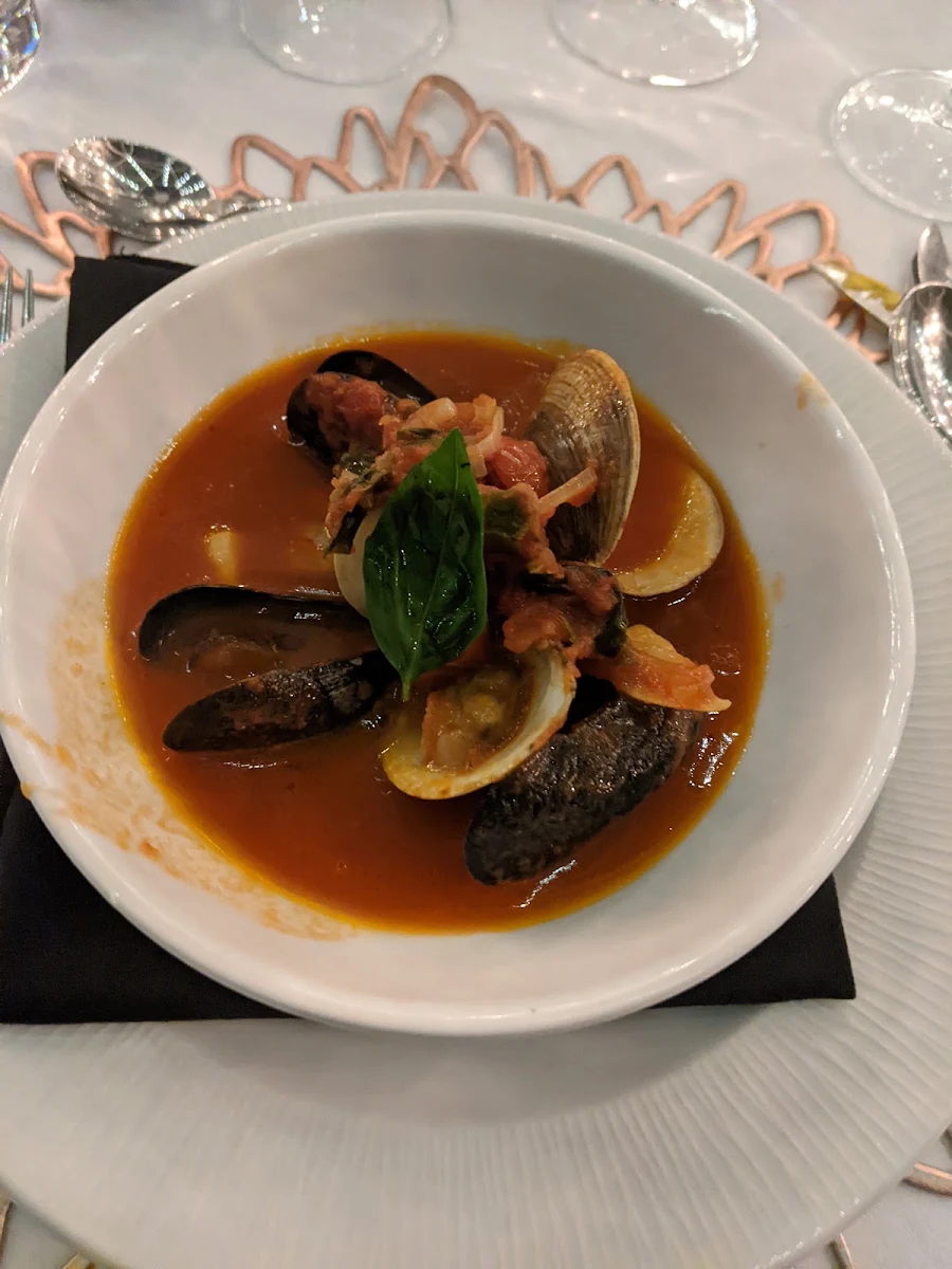 Zuppa Di Pesce, Cabin