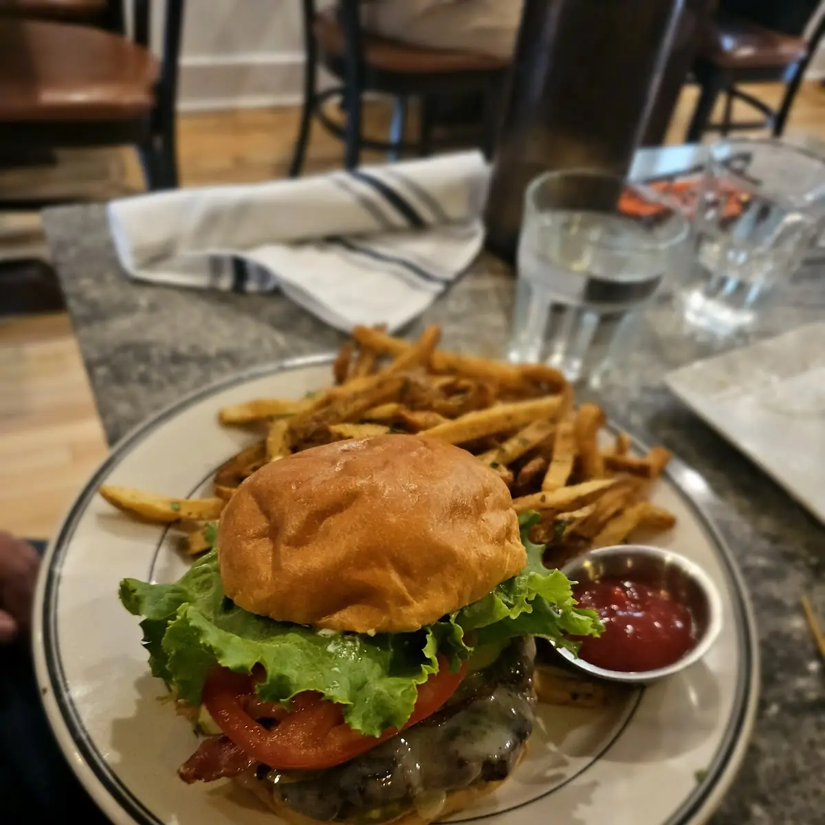Burger, 335 on the Ridge