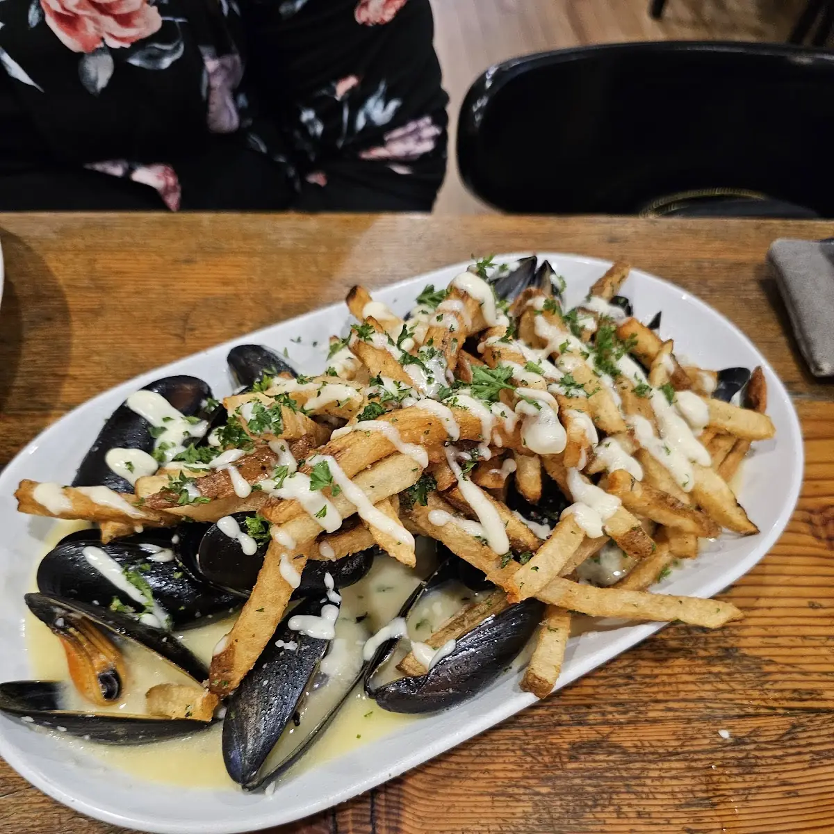 Mussels and Frites Small, 335 on the Ridge
