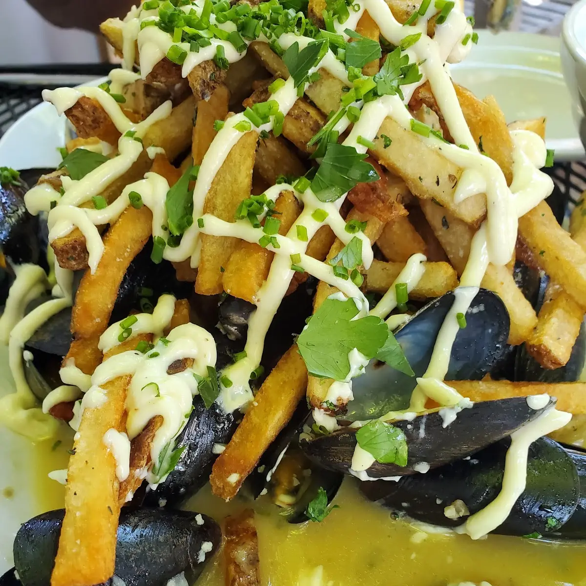 Mussels with Frits, 335 on the Ridge