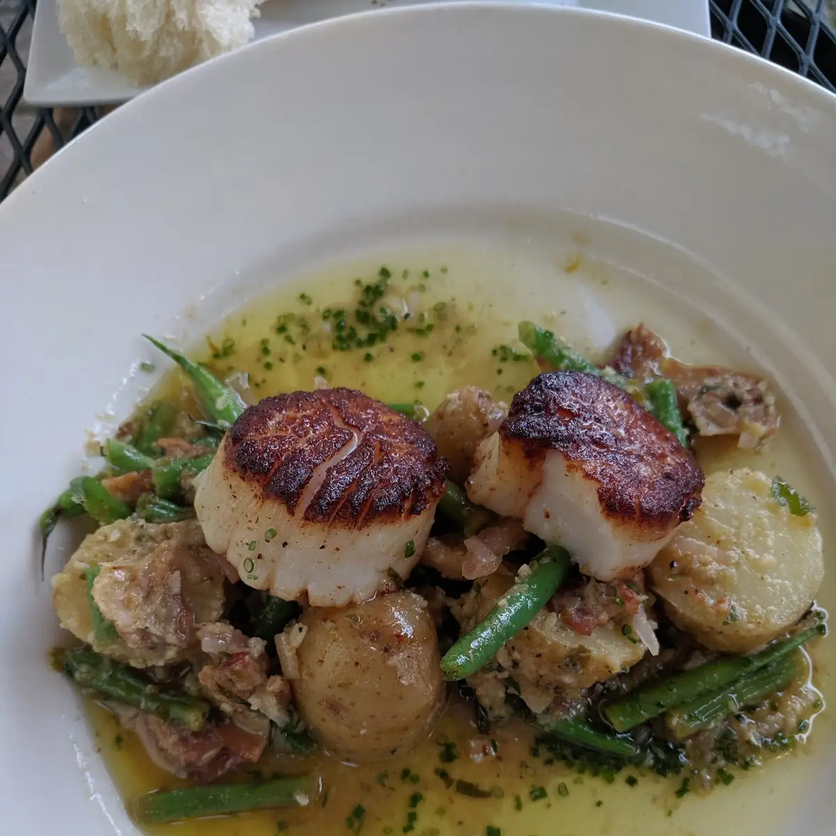 Seared Scallops, 335 on the Ridge
