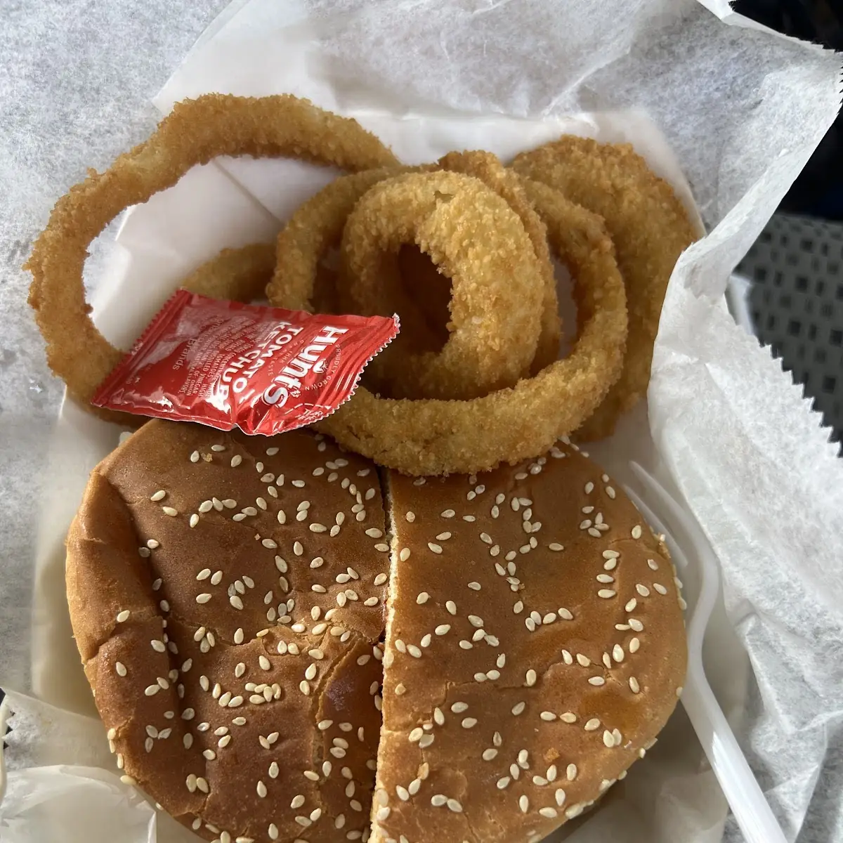 Hamburger with Onion Rings