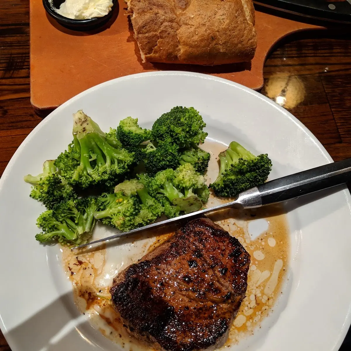 6 Oz Filet Mignon & Broccoli