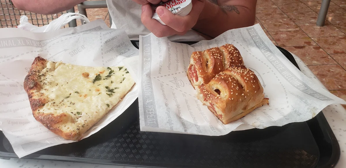 4 Cheese Pizza and Pepperoni Stromboli