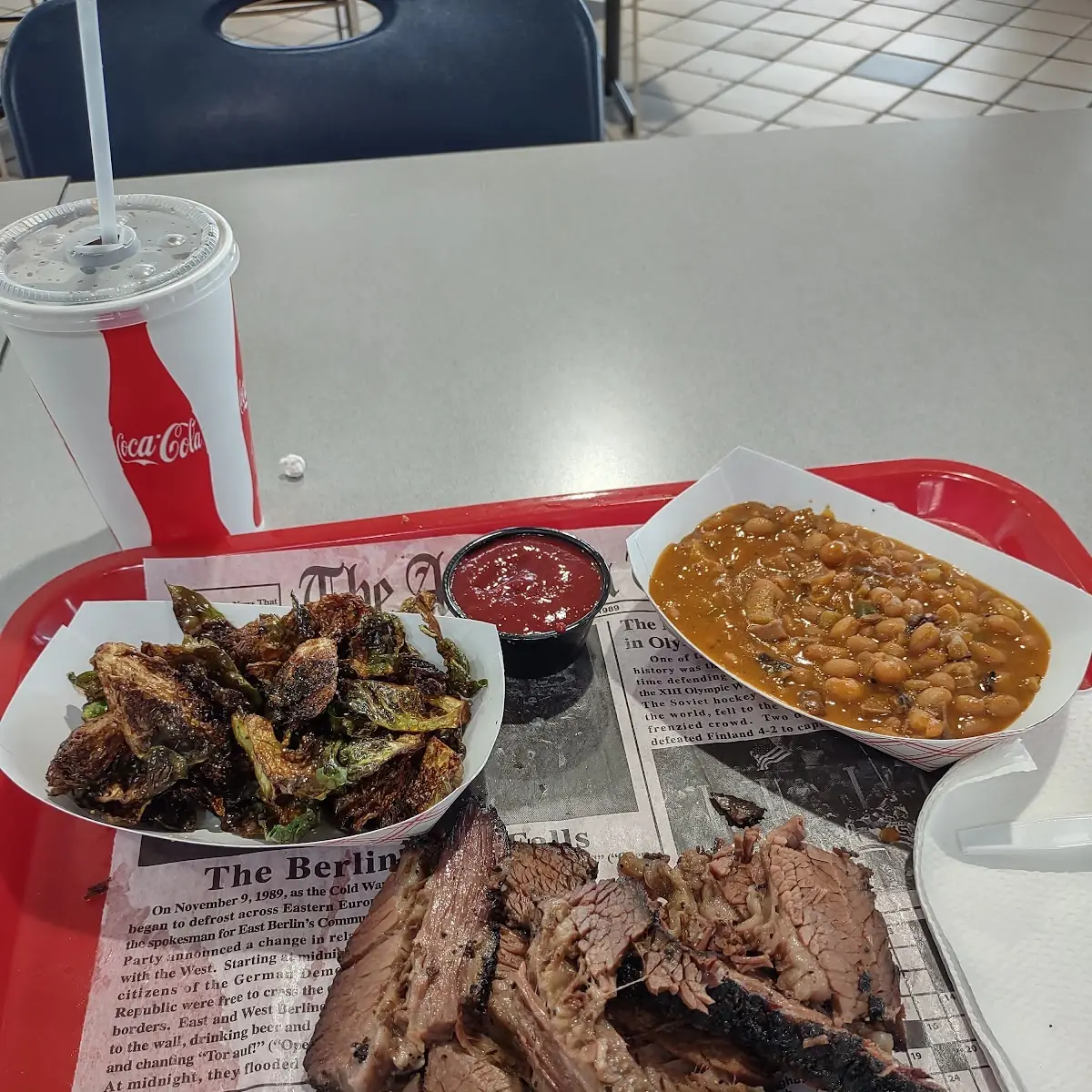 BBQ Platter -Smoked Meat S 2 Sides & Sauces
