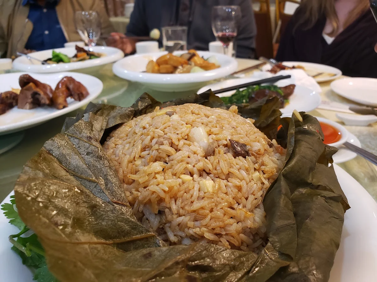 206. Pan-Fried Minced Chicken in Lotus Wrap 芹香腐皮雞卷