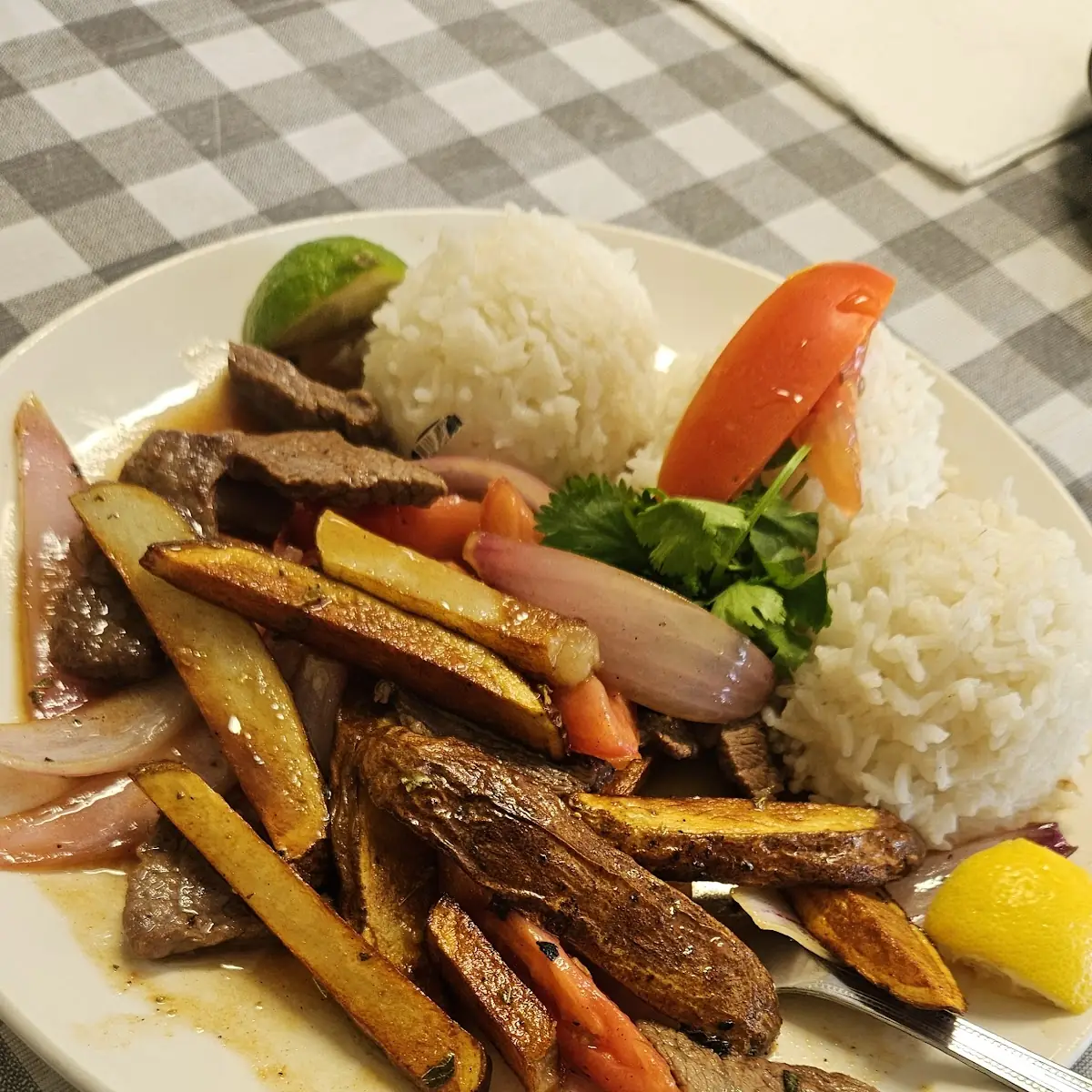 Pollo Saltado