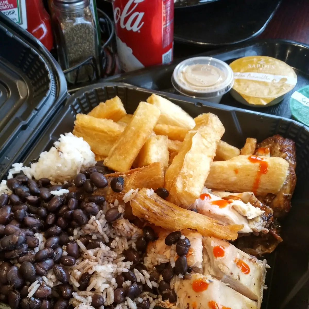 Pollo Asado Con Yuca Frita