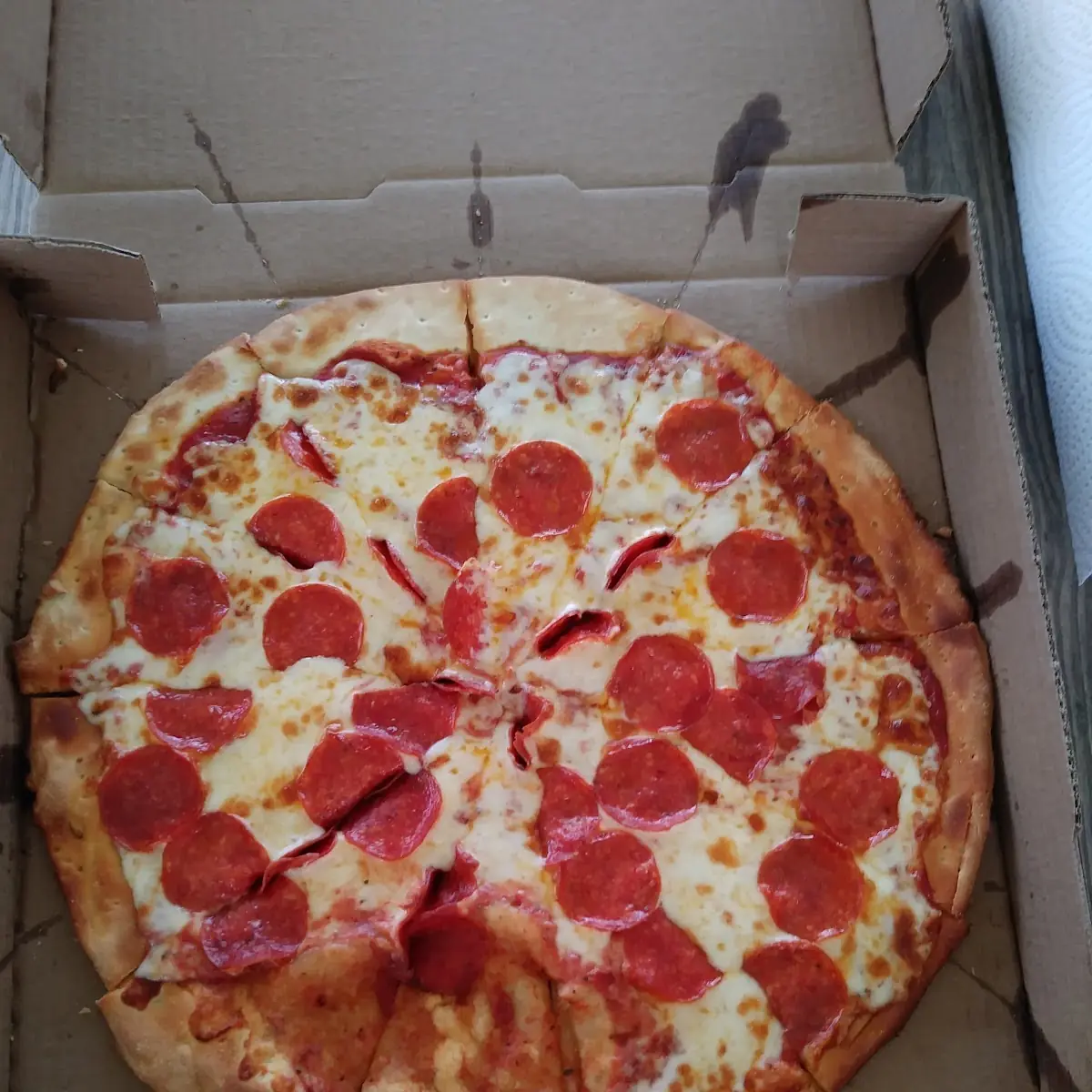 Large Pepperoni Pizza