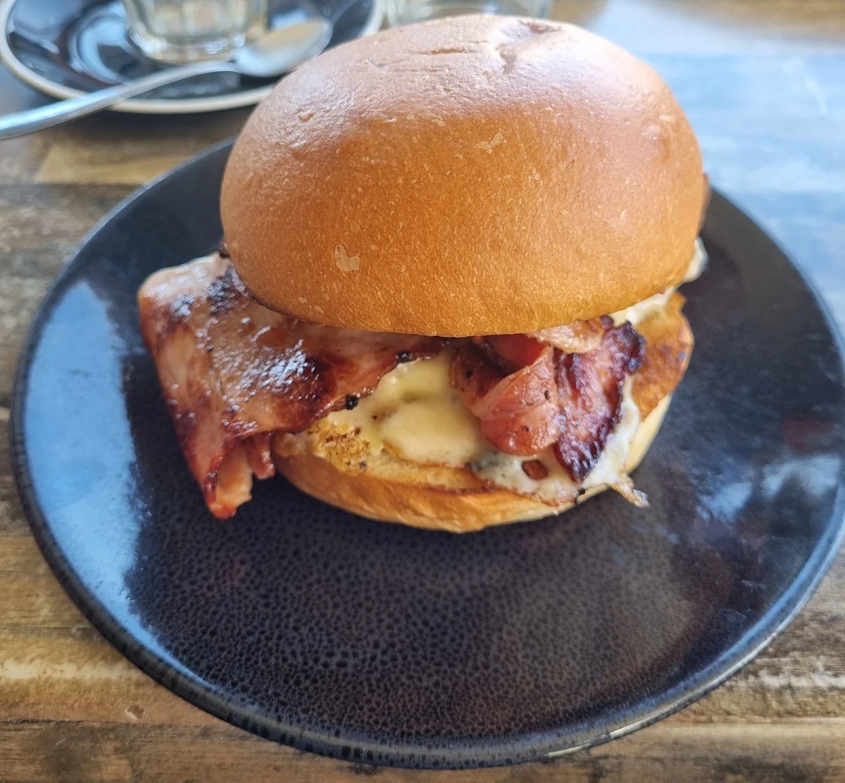 Bacon & Egg Roll, Daark Espresso