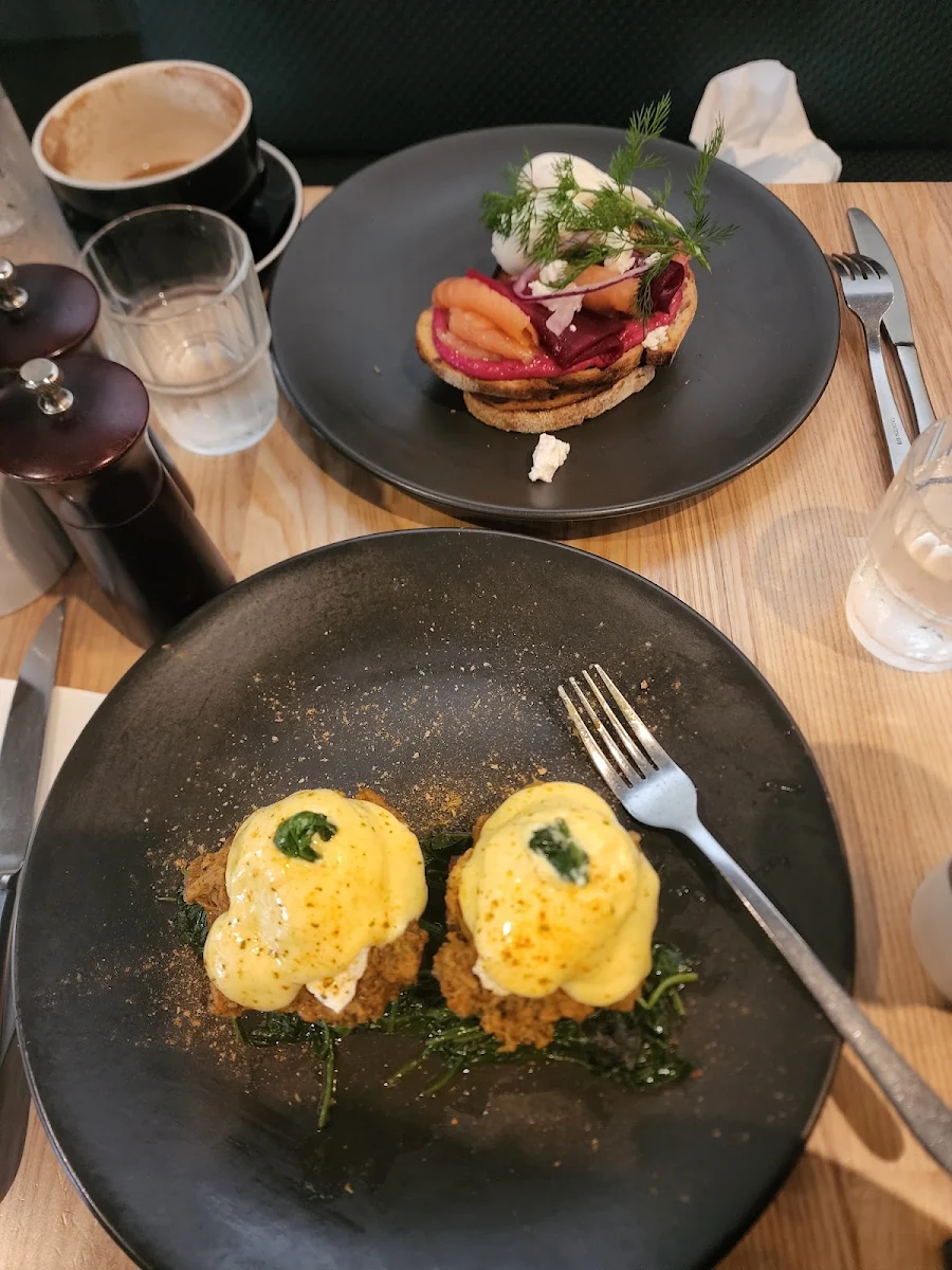 Herbed Potato Hash Benedict with Smoked Salmon, Daark Espresso