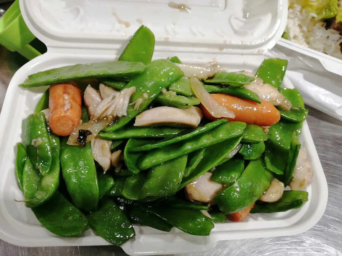 Fried Snow Peas with Chicken