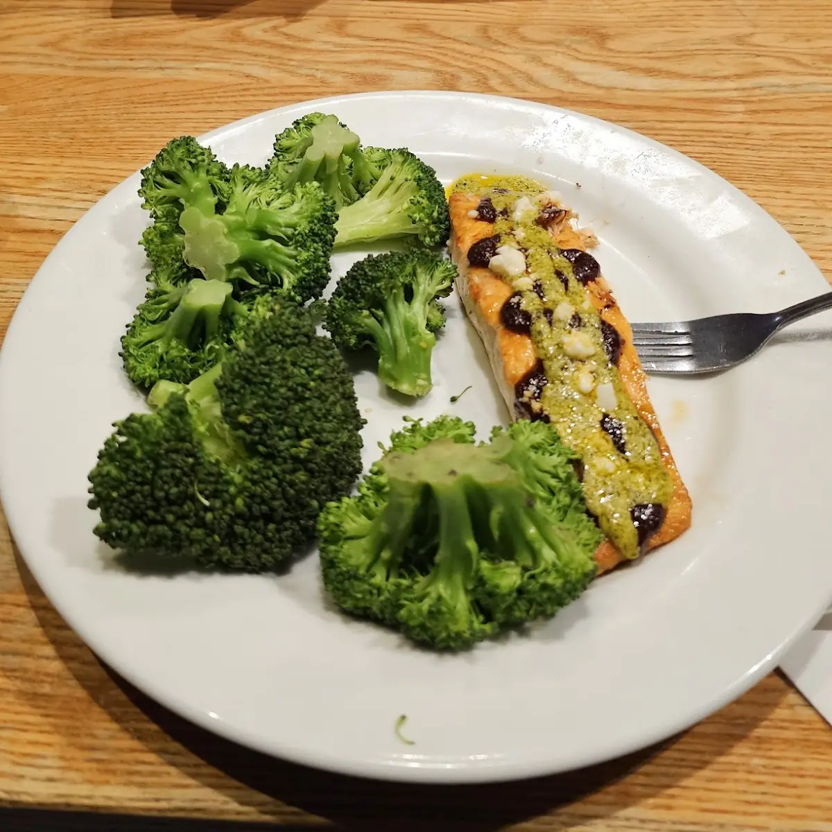 Ancho Salmon with Steamed Broccoli