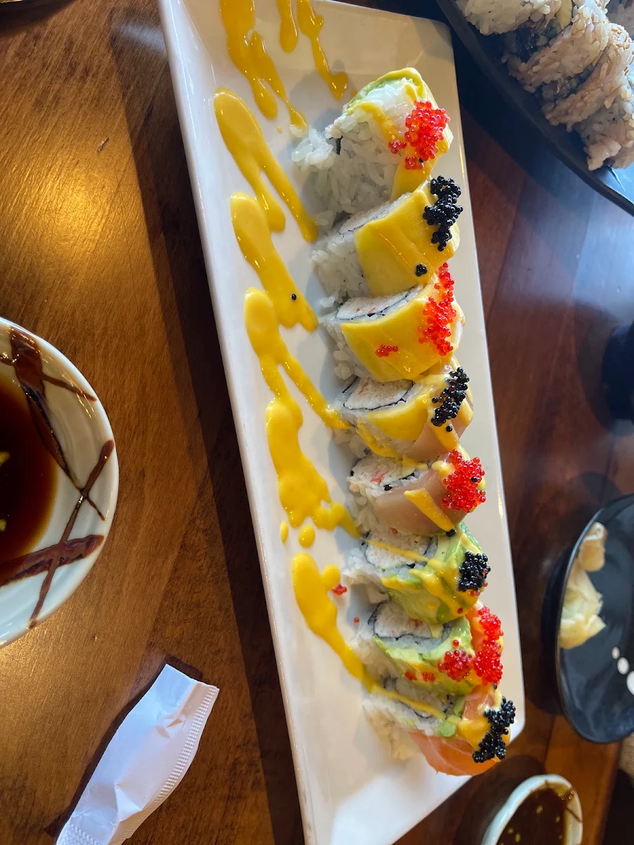 Mango Addict Special Roll