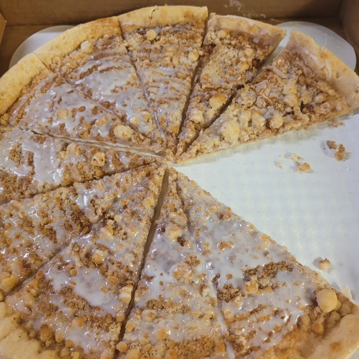 Cinnamon Streusel Pizza