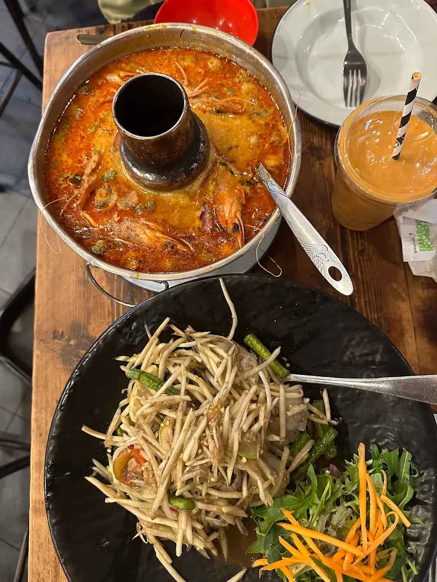 Thai Style Hot Pot, Show Neua Thai Street Food