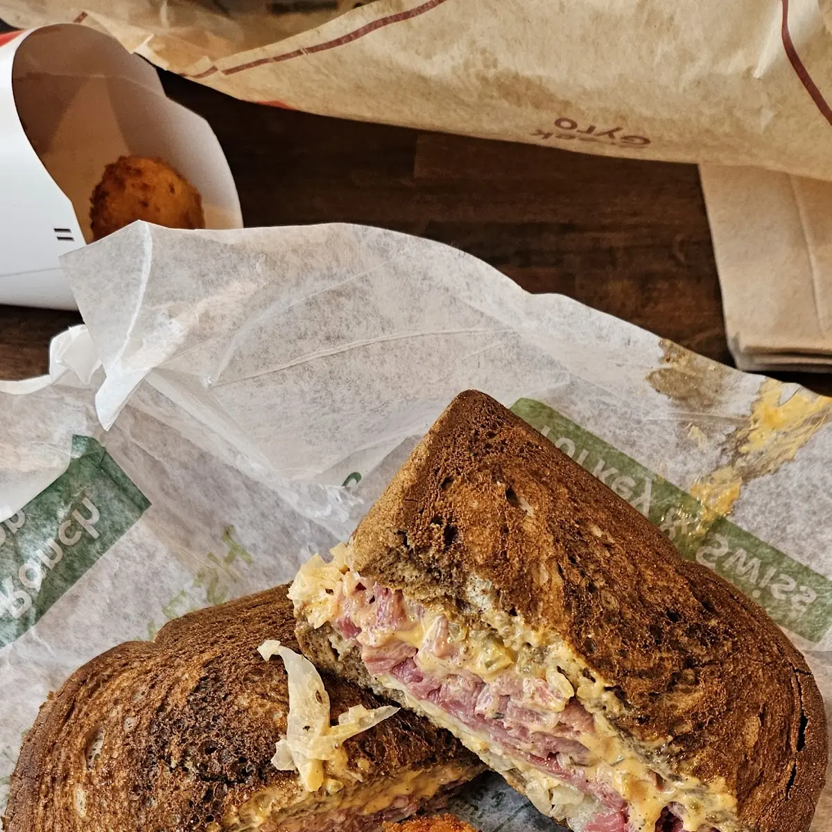 Reuben w Mac&Cheese Bite