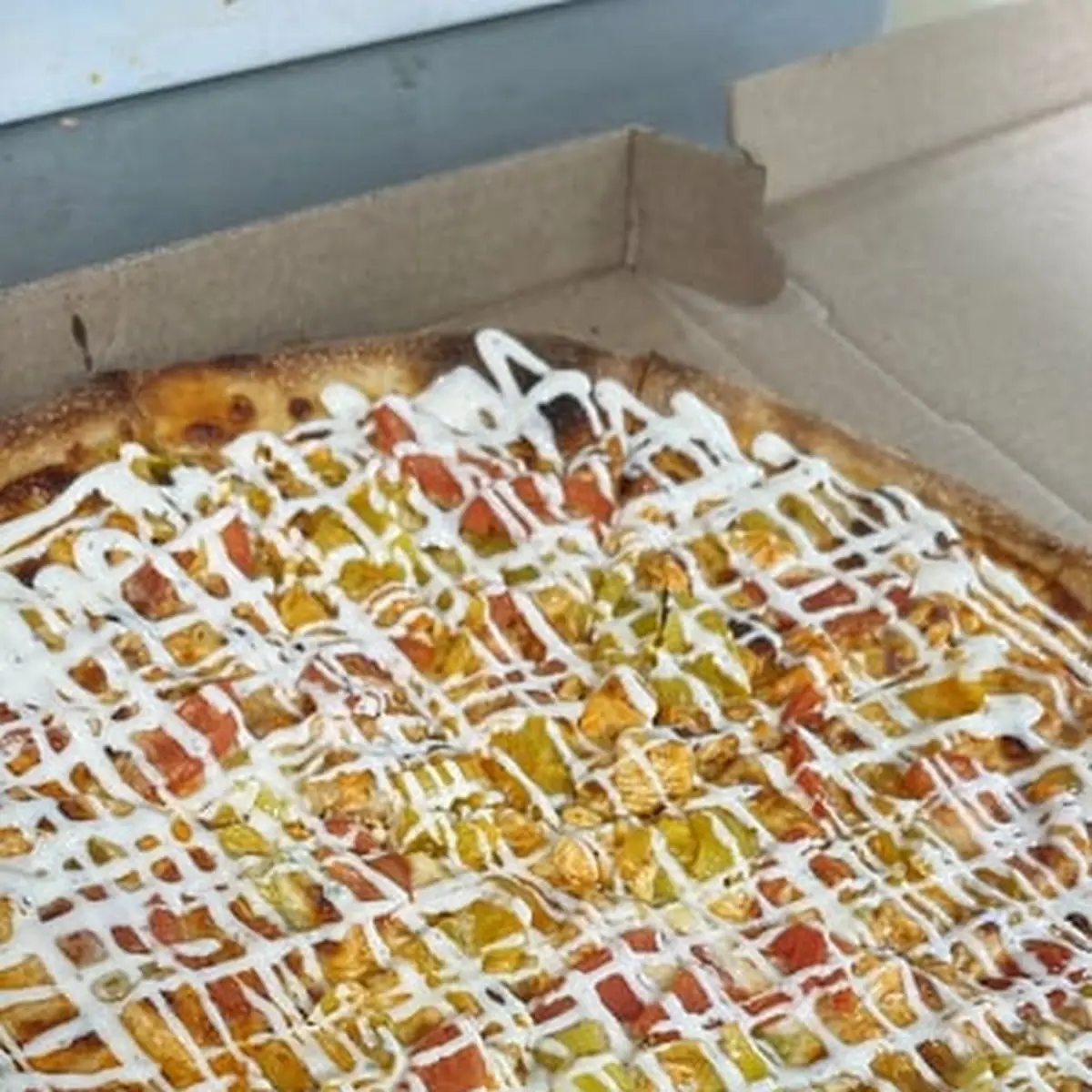 Pesty Chicken Pizza 16" Large