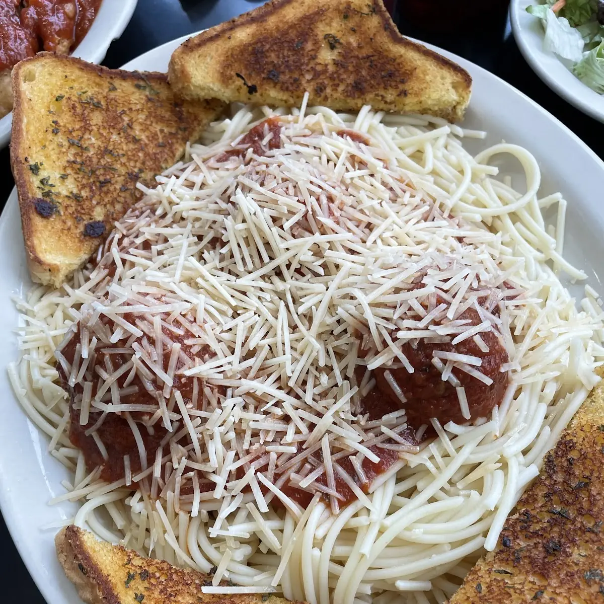 Spaghetti w Meatballs and Garlic Bread