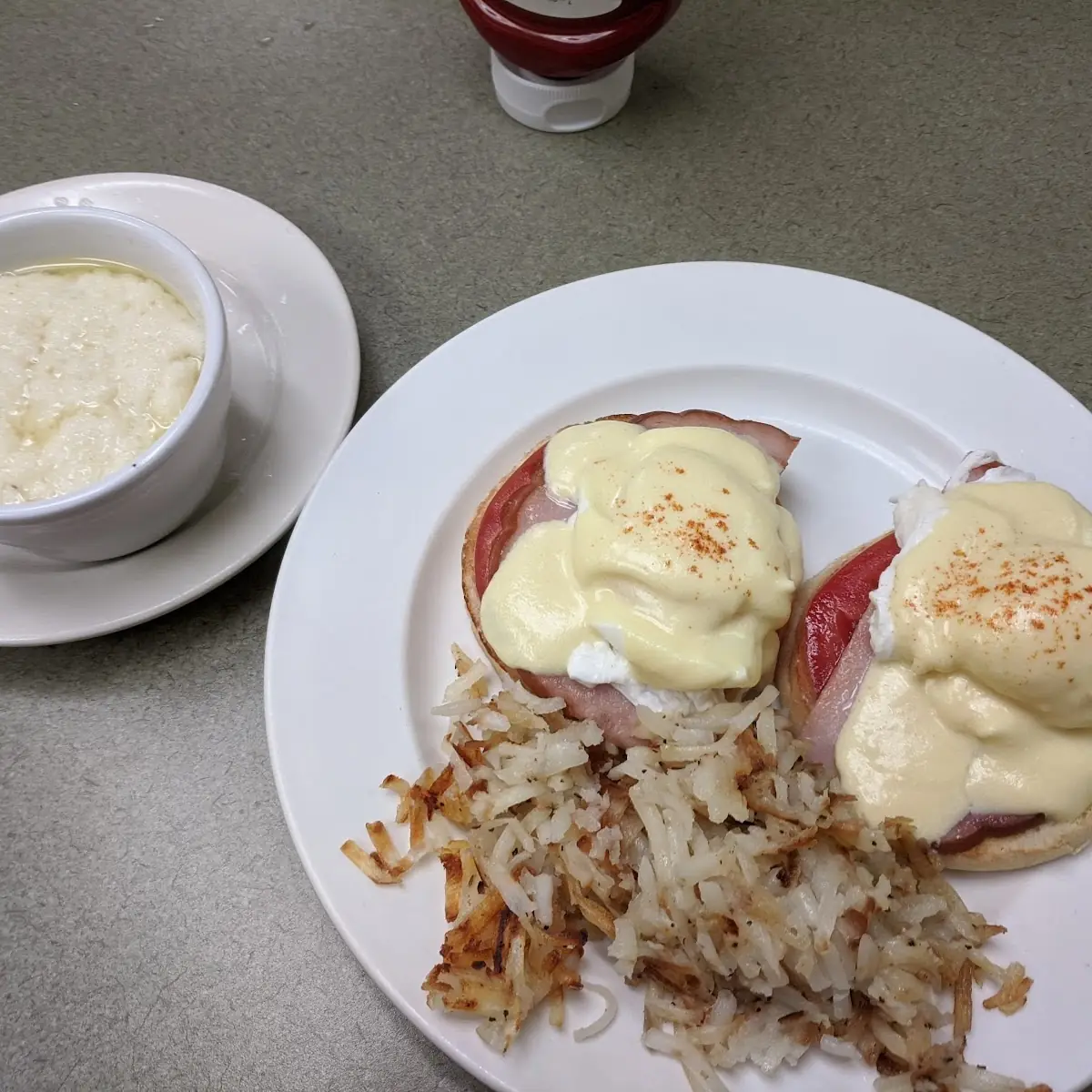 Smoked Salmon Eggs Benedict