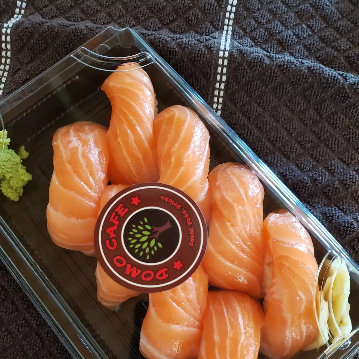 Salmon Nigiri
