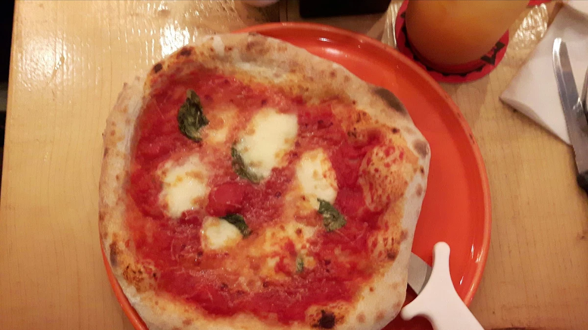 Pizza Margherita, Angéline
