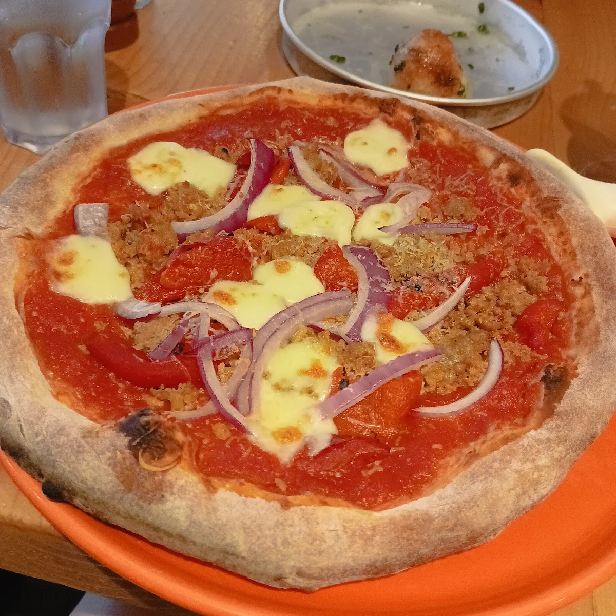 Pizza Napoli, Angéline