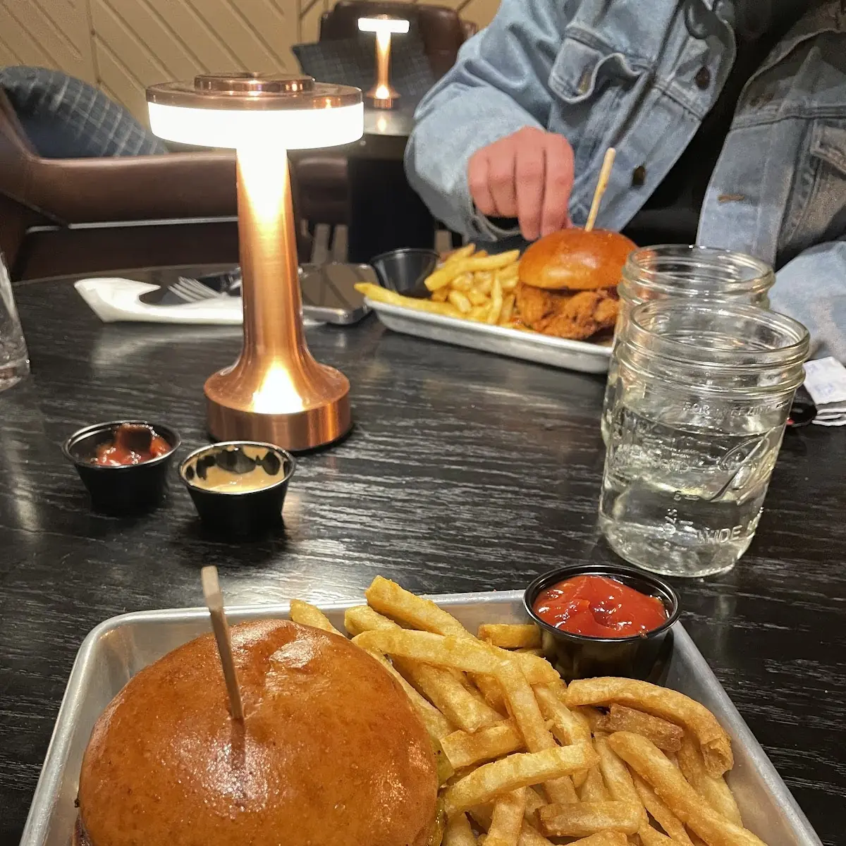 Lounge Burger