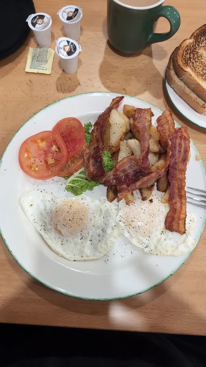 2 Oeufs Bacon, Cora Déjeuners et dîners