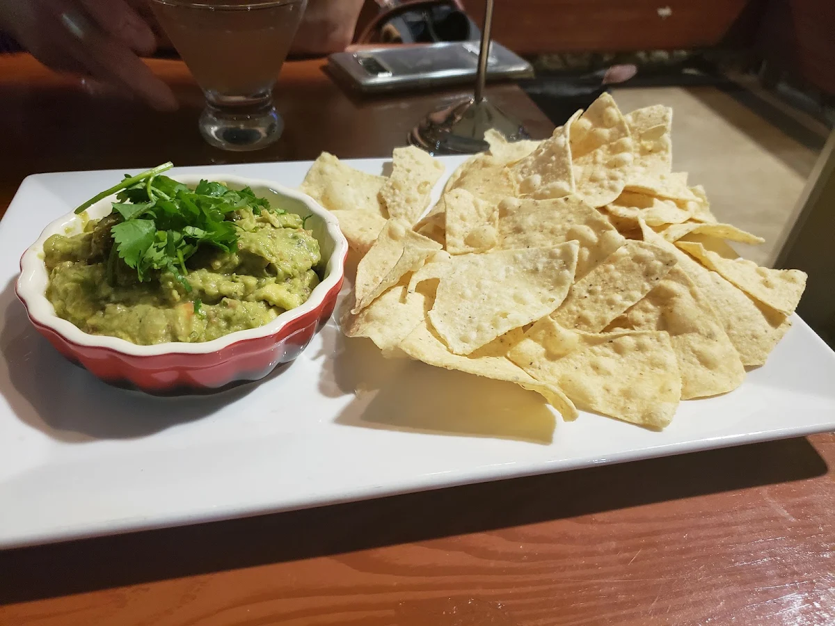 Charred Green Chile Guac & Cabo Chips