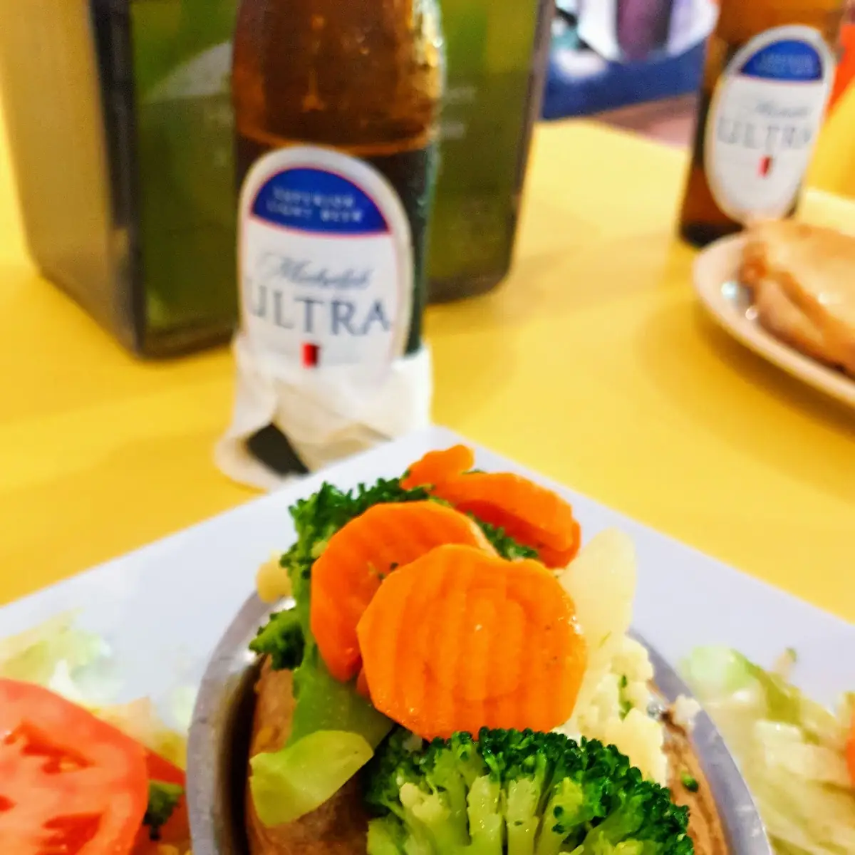 Papa Asada Con Vegetales