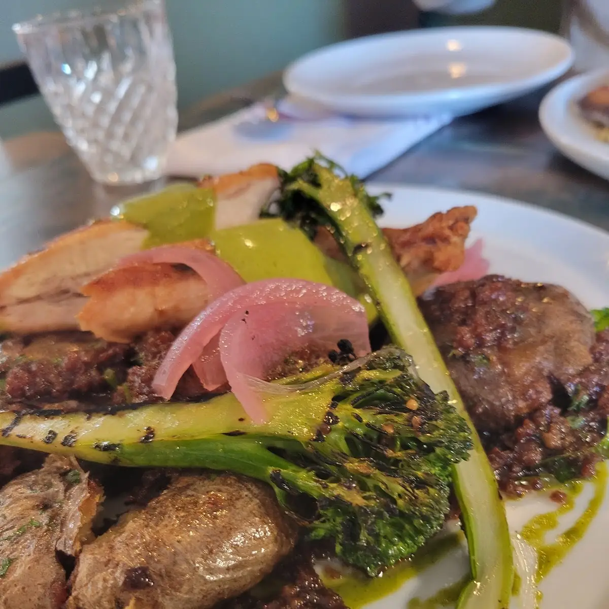 Bistro Chicken, Gladstone Commons