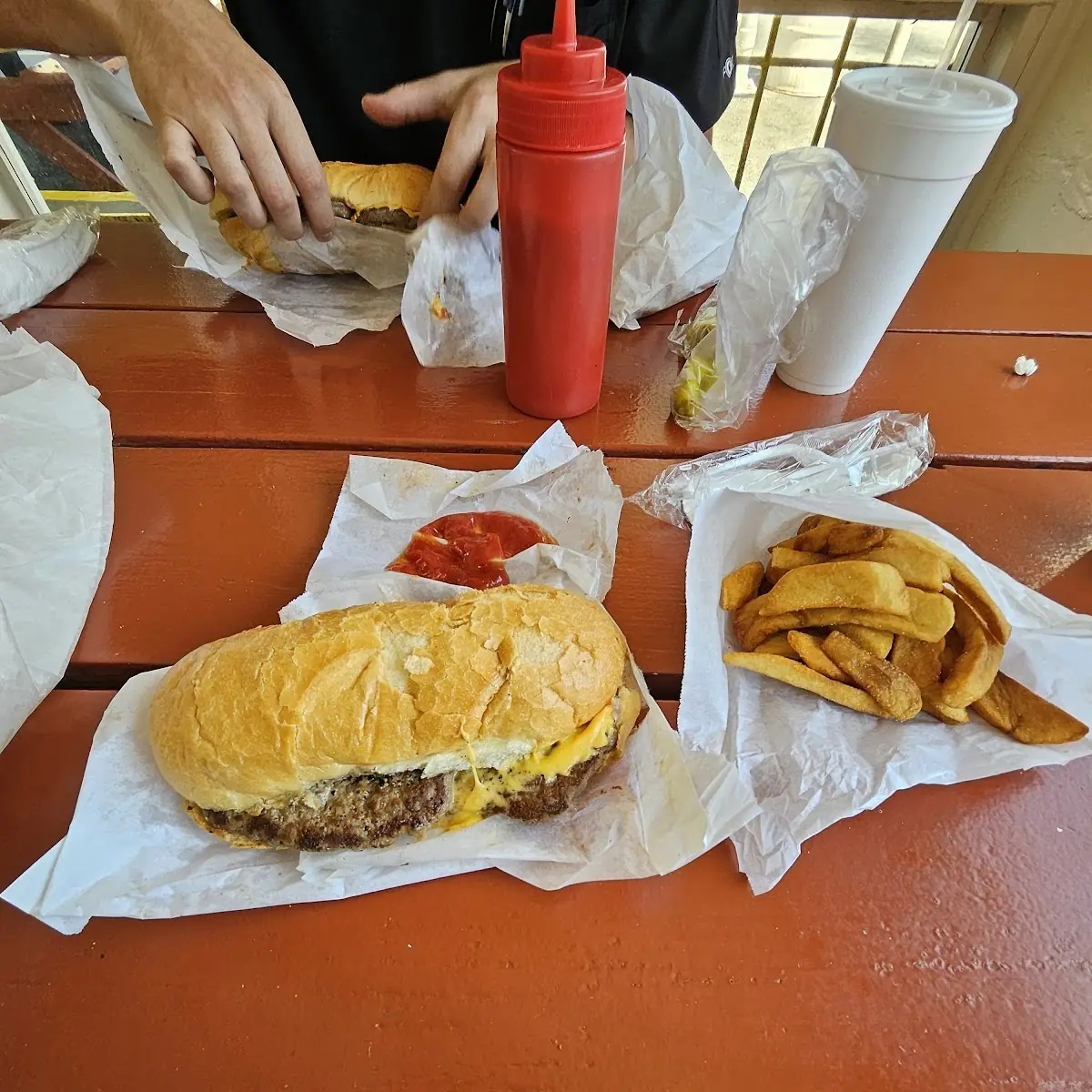 Willie Cheese Burger